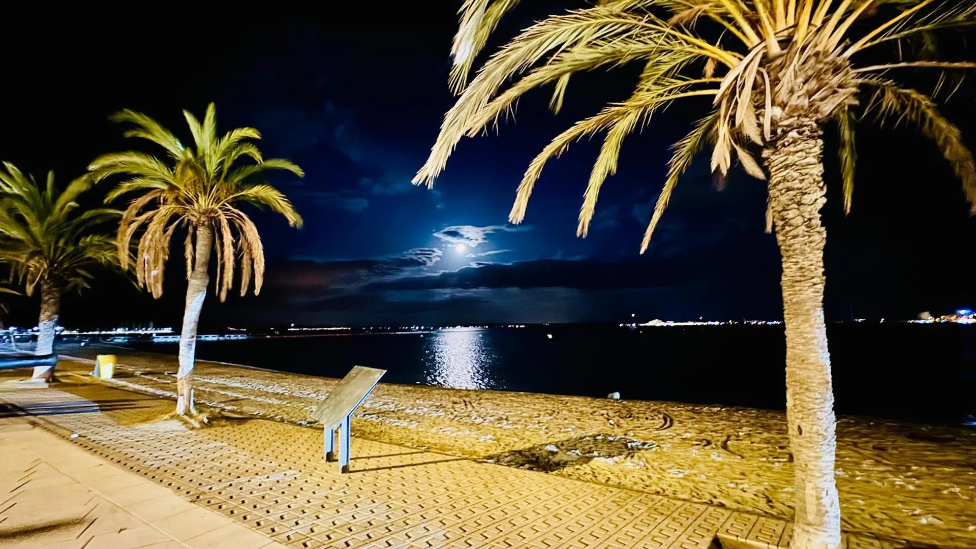 Apartamento Canyelles Playa Roses Spain